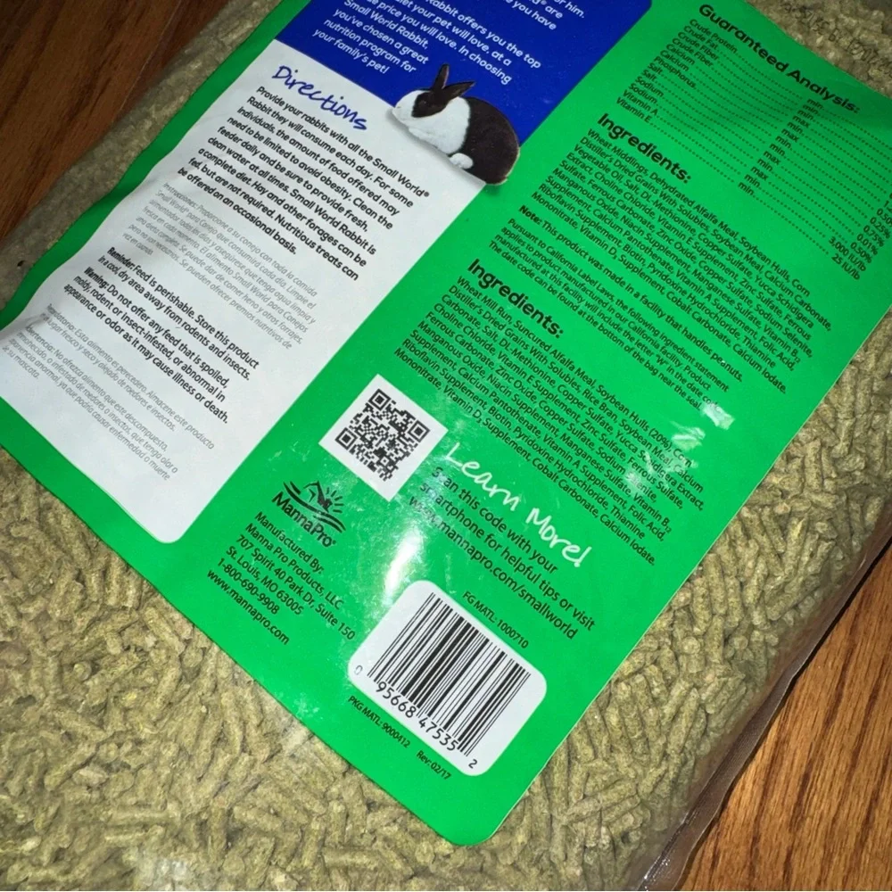 Small World Rabbit Food, Complete Feed, Pelleted Food for Rabbits, Fortified